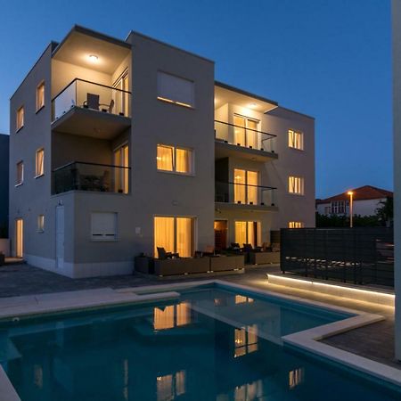 Guest House Petra Trogir Buitenkant foto
