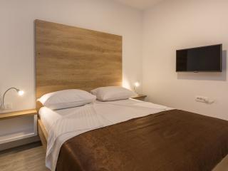 Guest House Petra Trogir Buitenkant foto