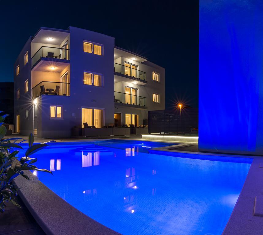 Guest House Petra Trogir Buitenkant foto