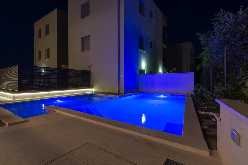 Guest House Petra Trogir Buitenkant foto