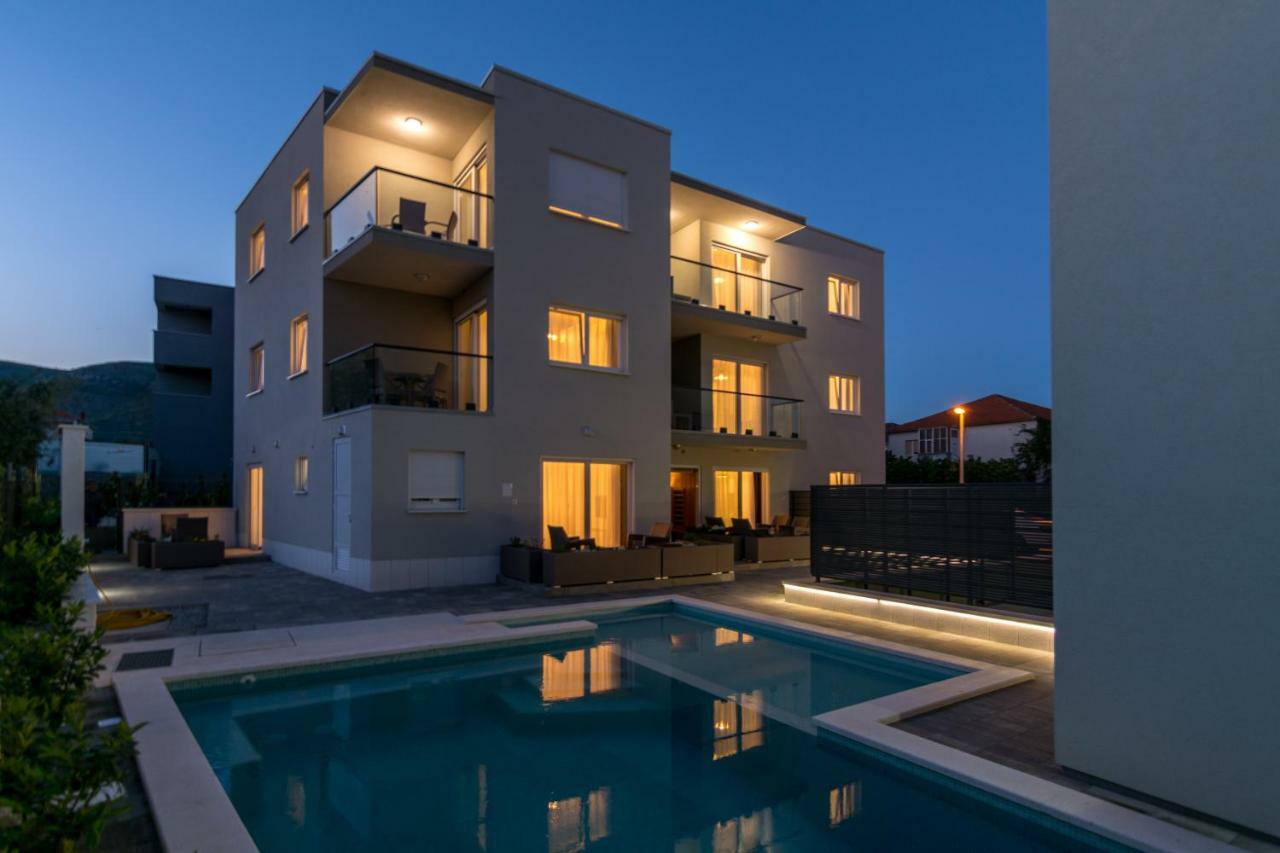 Guest House Petra Trogir Buitenkant foto